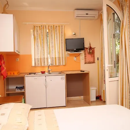 By The Sea Tucepi, Makarska - 6656 Apartment *