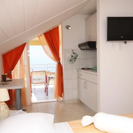 Apartment By The Sea Tucepi, Makarska - 6656